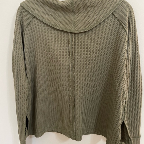 We The Free Wildcat Olive Thermal Dolman Sleeve Cowl Neck Top Women’s Size S - Picture 5 of 7